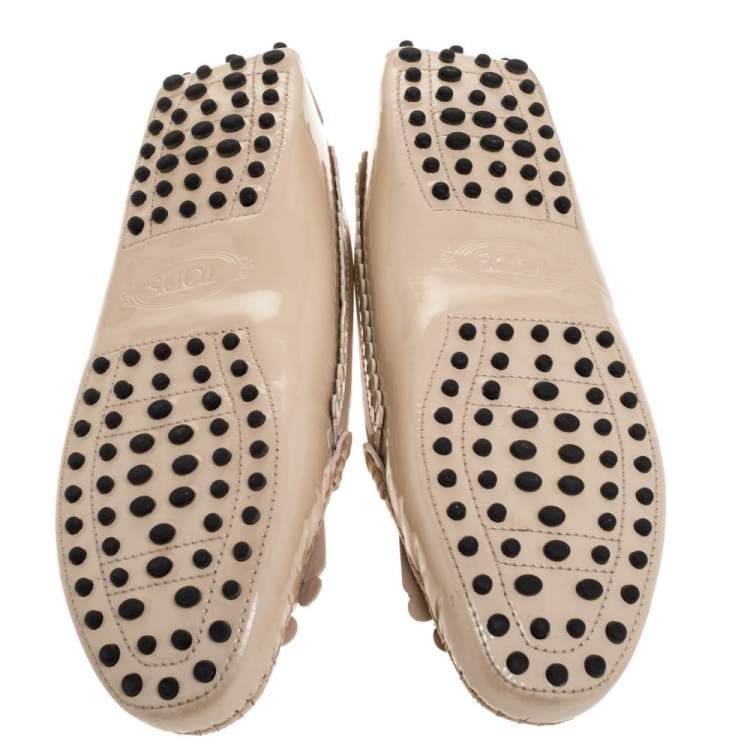 Pre Owned Tod's Beige Patent Leather Laser Cut Fringe Slip On Loafer Size 37.5