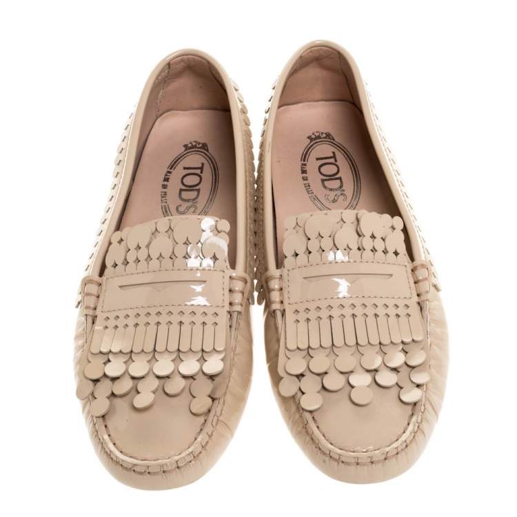 Pre Owned Tod's Beige Patent Leather Laser Cut Fringe Slip On Loafer Size 37.5