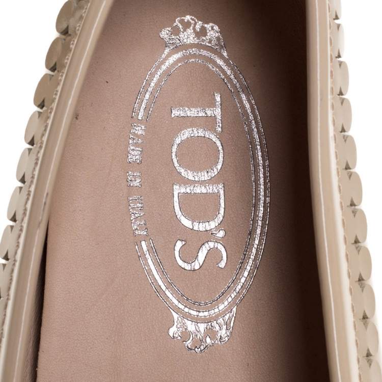 Pre Owned Tod's Beige Patent Leather Laser Cut Fringe Slip On Loafer Size 37.5