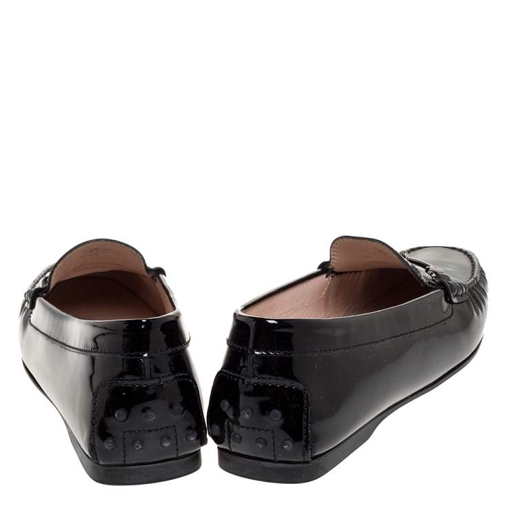 مملوكة مسبقًا Tod's Black Patent Leather Double T Loafers Size 39.5