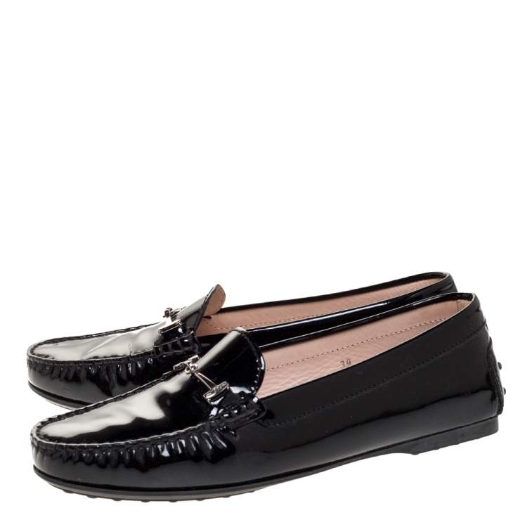 مملوكة مسبقًا Tod's Black Patent Leather Double T Loafers Size 39.5