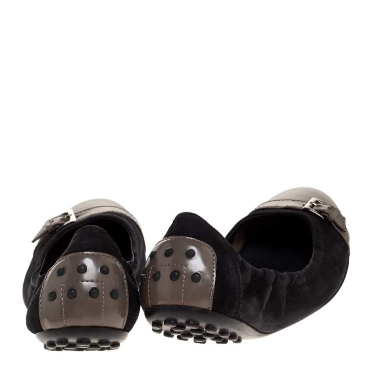 Pre Owned Tod's Black/Grey Leather and Suede Buckle Detail Scrunch Ballet Flats Size 36