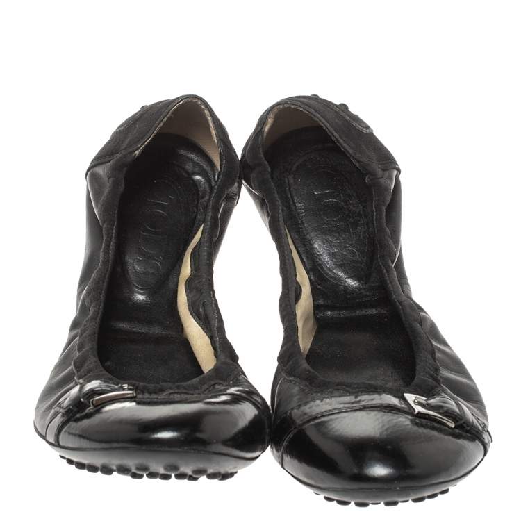 Pre Owned Tod's Black Leather, Patent And Suede Trim Cap Toe Buckle Scrunch Ballet Flats Size 38
