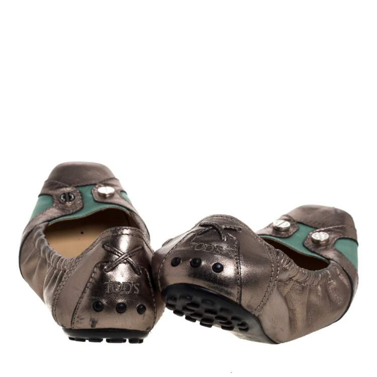 Pre Owned Tod's Metallic/Green Leather Scrunch Ballet Flats Size 38.5