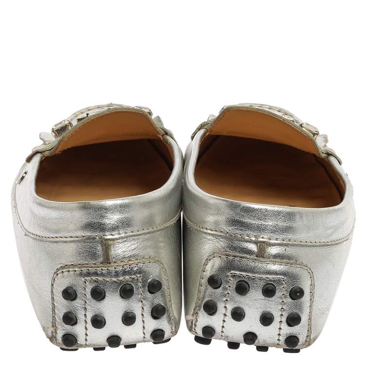 مملوكة مسبقًا Tod's Silver Leather Crystal Embellished Fringe Loafers Size 38