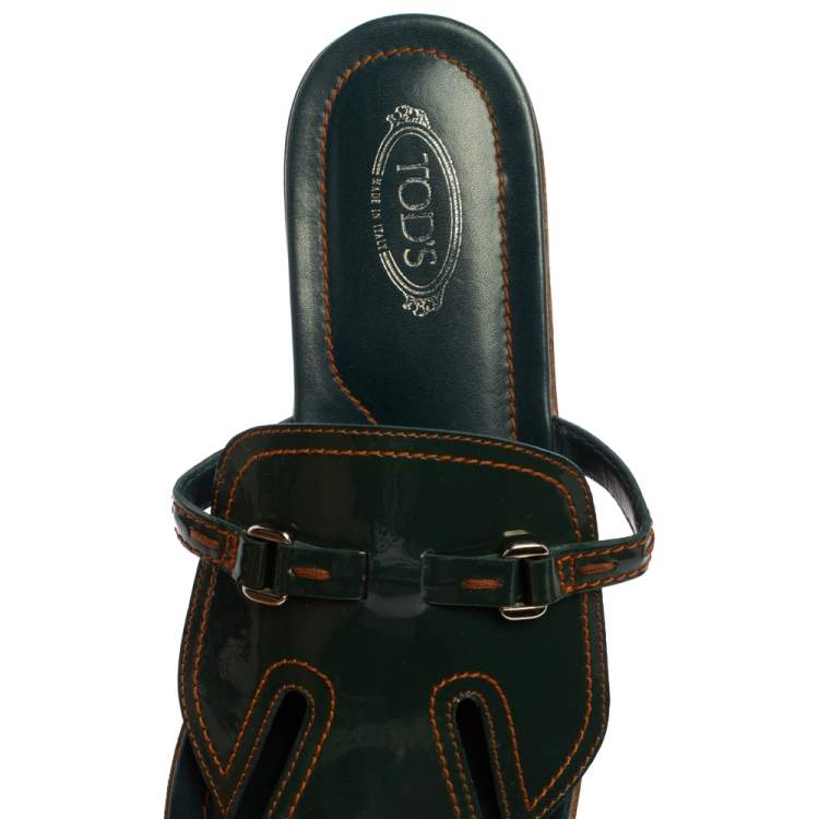 Pre Owned Tod's Green Patent Leather Buckle Detail Thong Flats Size 40.5