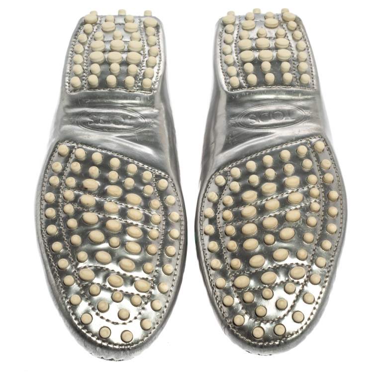 Pre Owned Tod's Silver/White Patent and Leather Logo Buckle Loafers Size 36