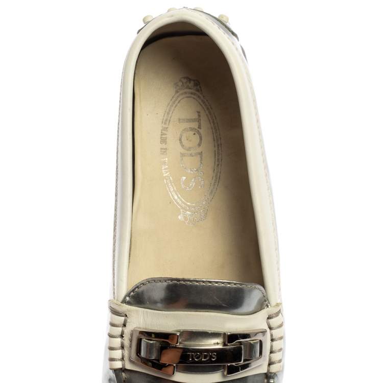 Pre Owned Tod's Silver/White Patent and Leather Logo Buckle Loafers Size 36