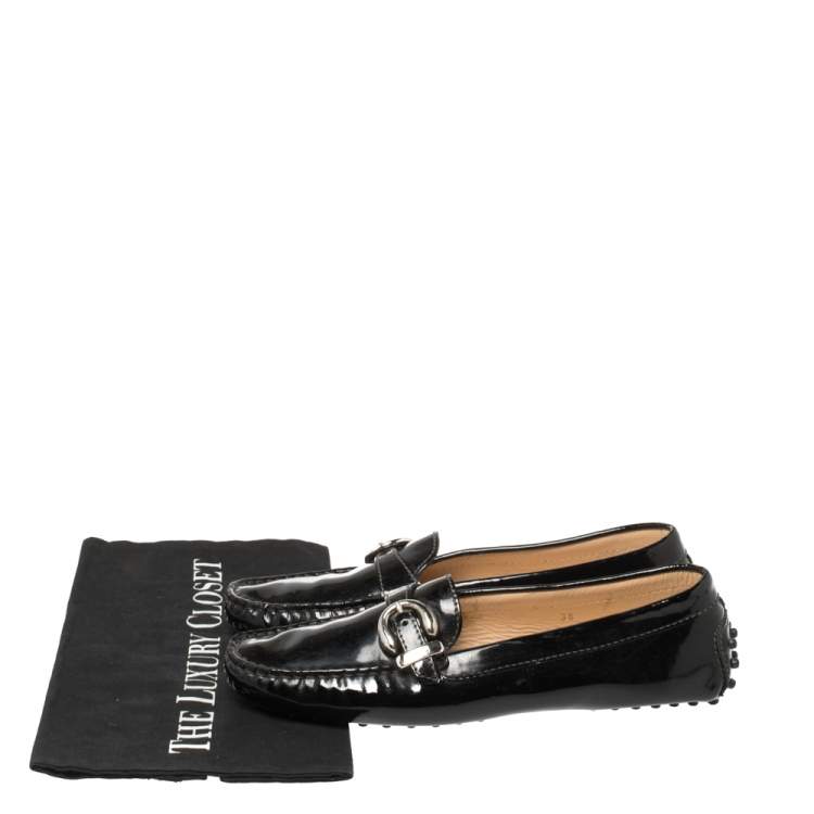 مملوكة مسبقًا Tod's Black Patent Leather Buckle Loafers Size 38
