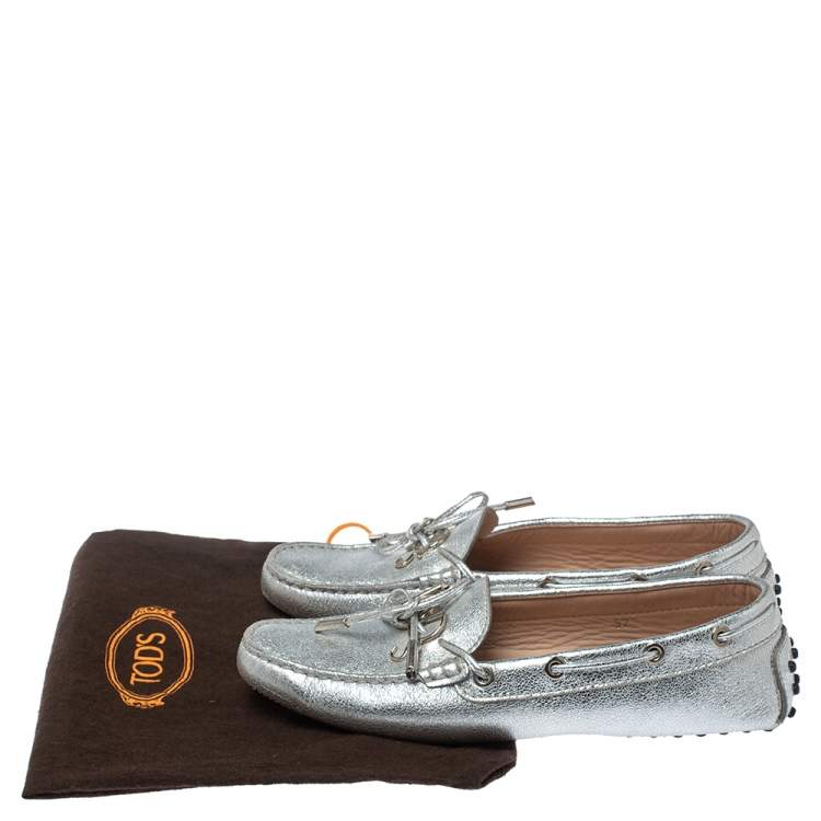 Pre Owned Tod's Silver Leather Logo Gommino Bow Loafers Size 37