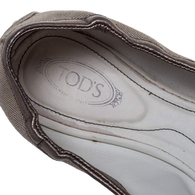 Pre Owned Tod's Grey/Metallic Canvas And Leather Bow Open Toe Flats Size 39