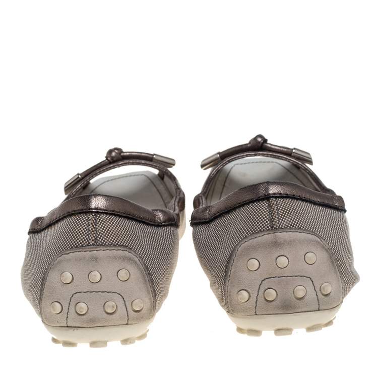 Pre Owned Tod's Grey/Metallic Canvas And Leather Bow Open Toe Flats Size 39