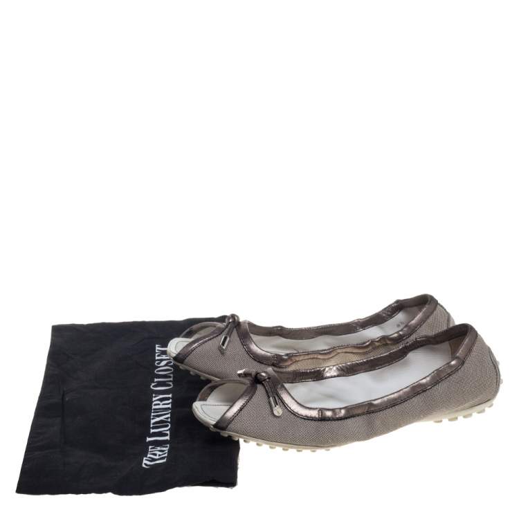 Pre Owned Tod's Grey/Metallic Canvas And Leather Bow Open Toe Flats Size 39