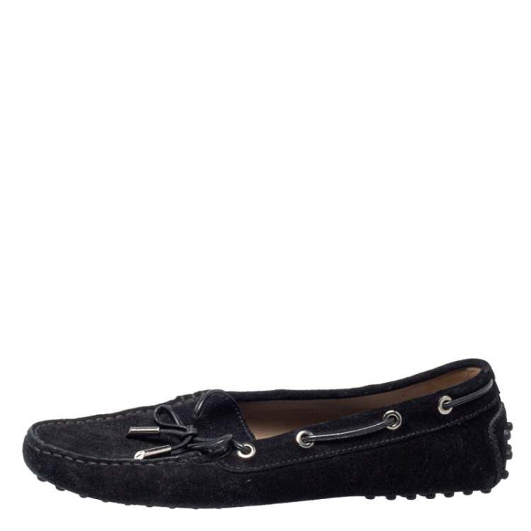 مملوكة مسبقًا Tod's Black Suede Slip On Bow Loafers Size 38.5