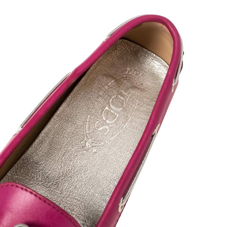 Pre Owned Tod's Pink/Silver Leather Gommini Loafers Size 40