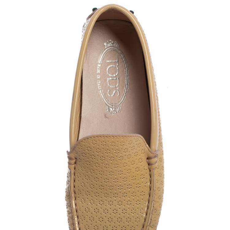 مملوكة مسبقًا Tod's Cream Patent Leather Driving Loafers Size 36