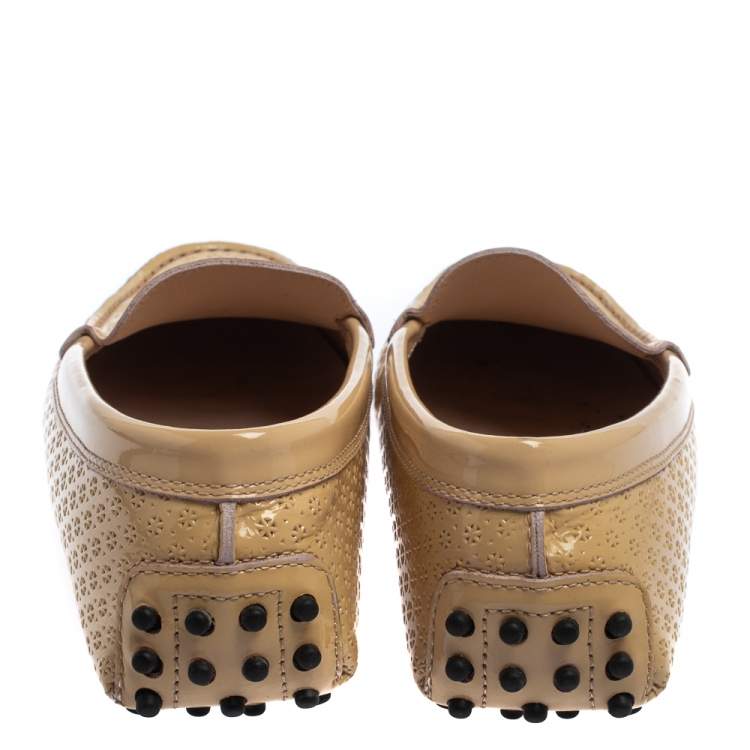 مملوكة مسبقًا Tod's Cream Patent Leather Driving Loafers Size 36