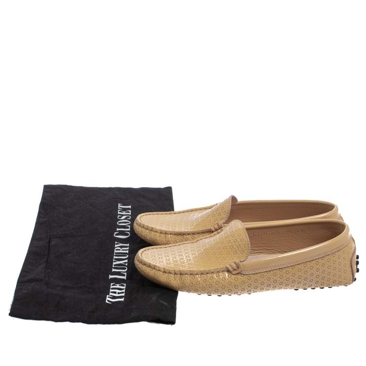 مملوكة مسبقًا Tod's Cream Patent Leather Driving Loafers Size 36