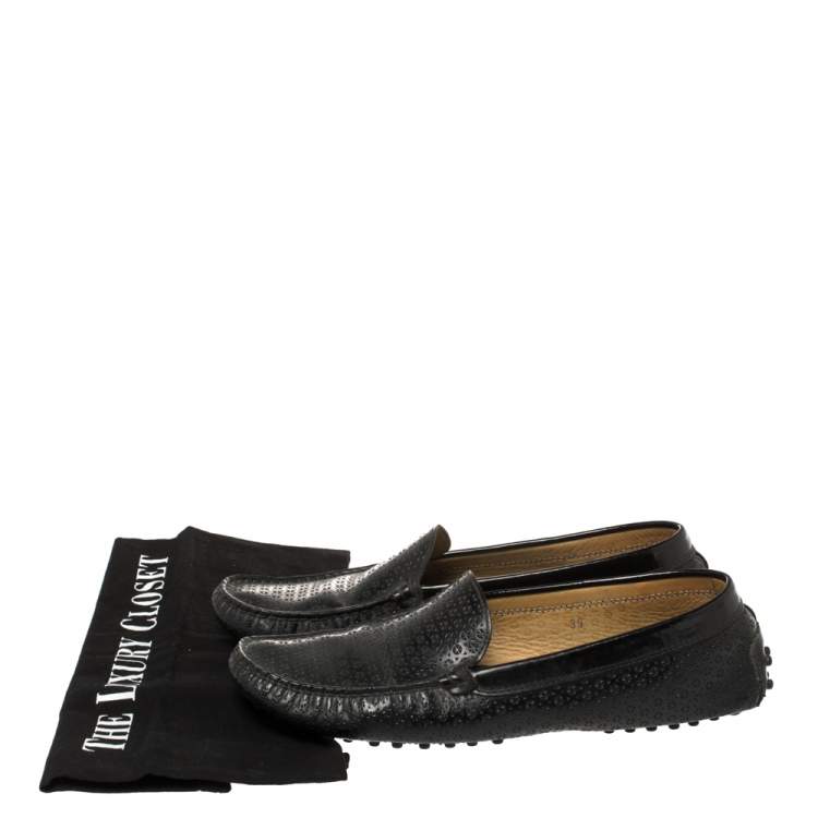 مملوكة مسبقًا Tod's Black Perforated Patent Leather Loafers Size 39