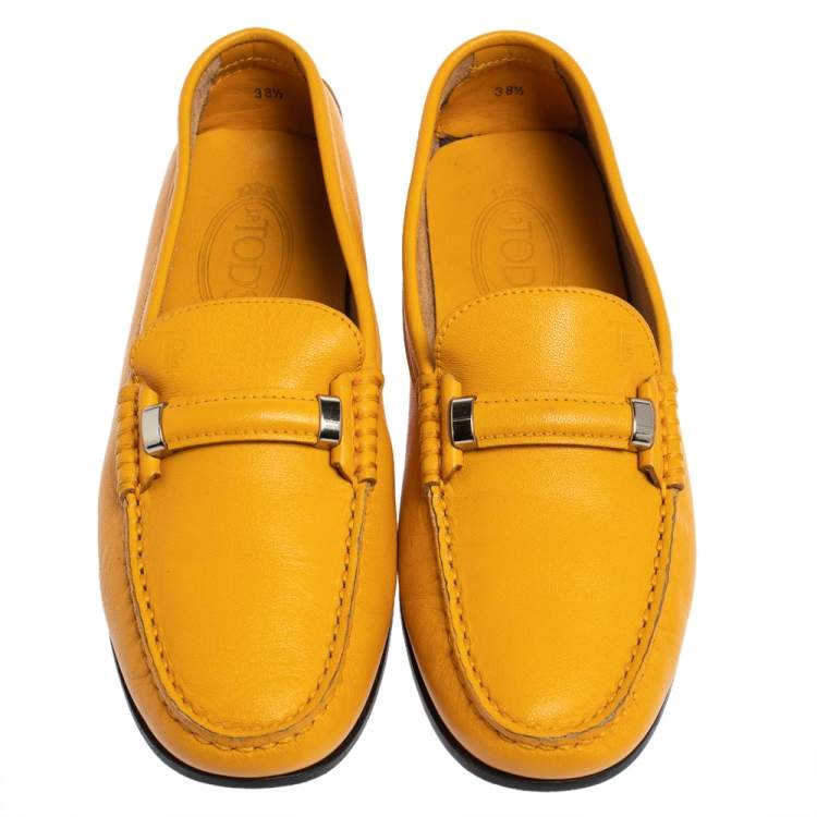 مملوكة مسبقًا Tod's Yellow Leather Slip On Loafers Size 38.5