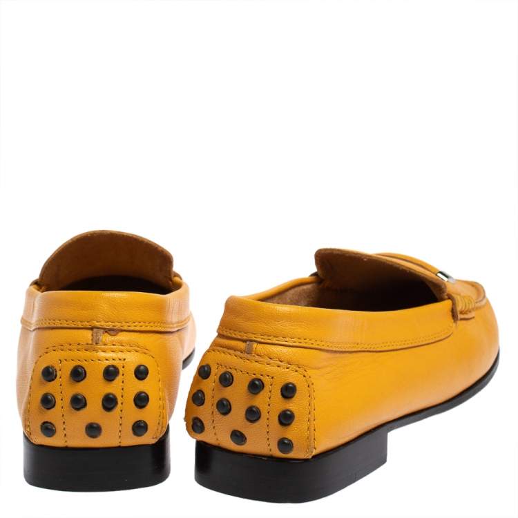 مملوكة مسبقًا Tod's Yellow Leather Slip On Loafers Size 38.5