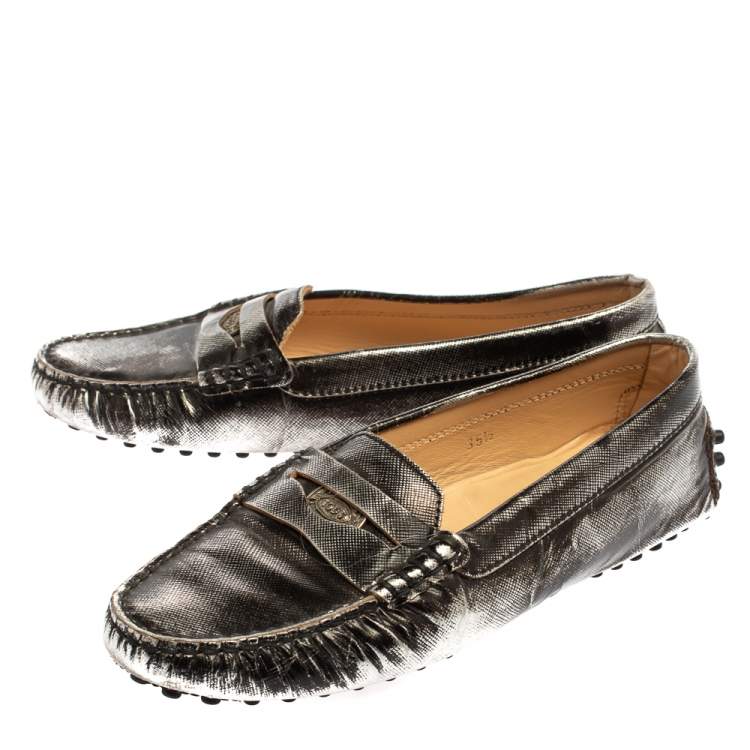مملوكة مسبقًا Tod's Silver/Black Leather Penny Loafers Size 35.5