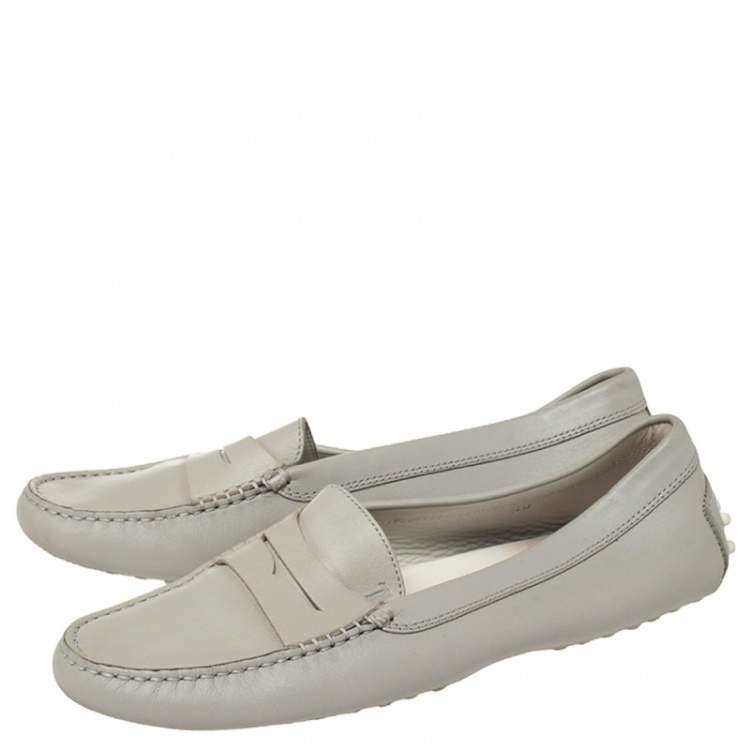 مملوكة مسبقًا Tod's Grey Leather Penny Loafers Size 39