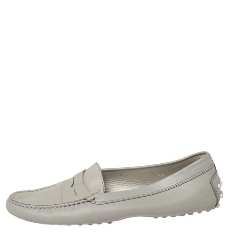 مملوكة مسبقًا Tod's Grey Leather Penny Loafers Size 39