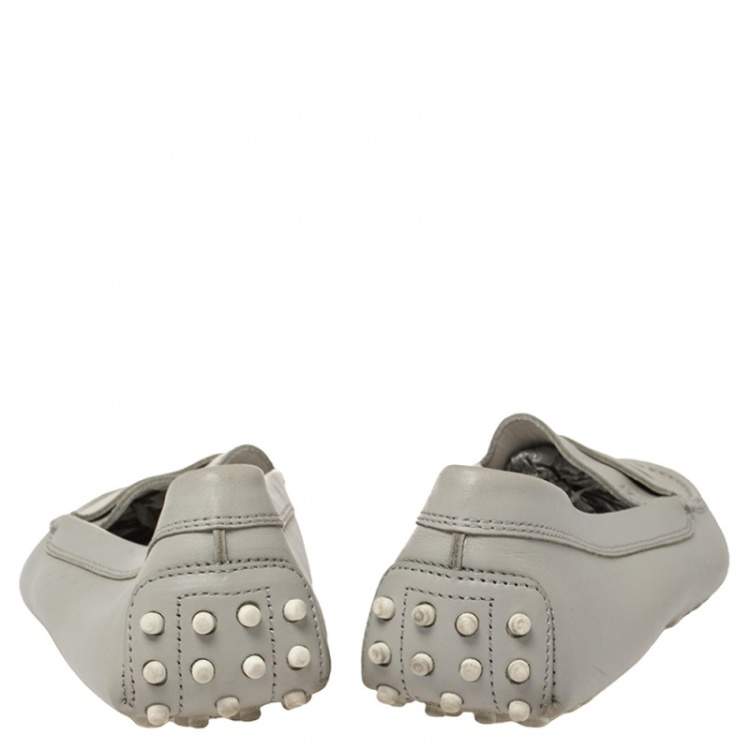 مملوكة مسبقًا Tod's Grey Leather Penny Loafers Size 39