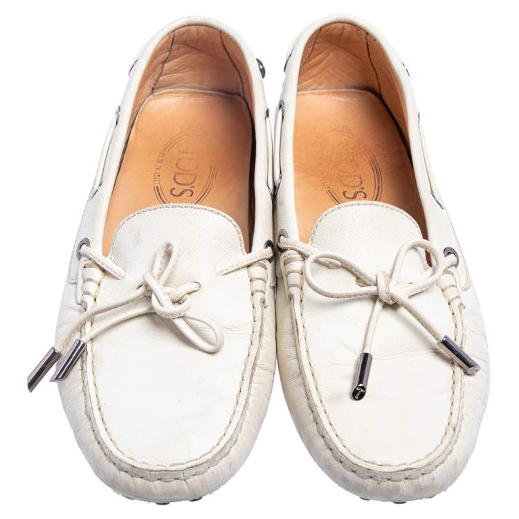 Pre Owned Tod's Off White Leather Gommini  Loafers  Size 38.5