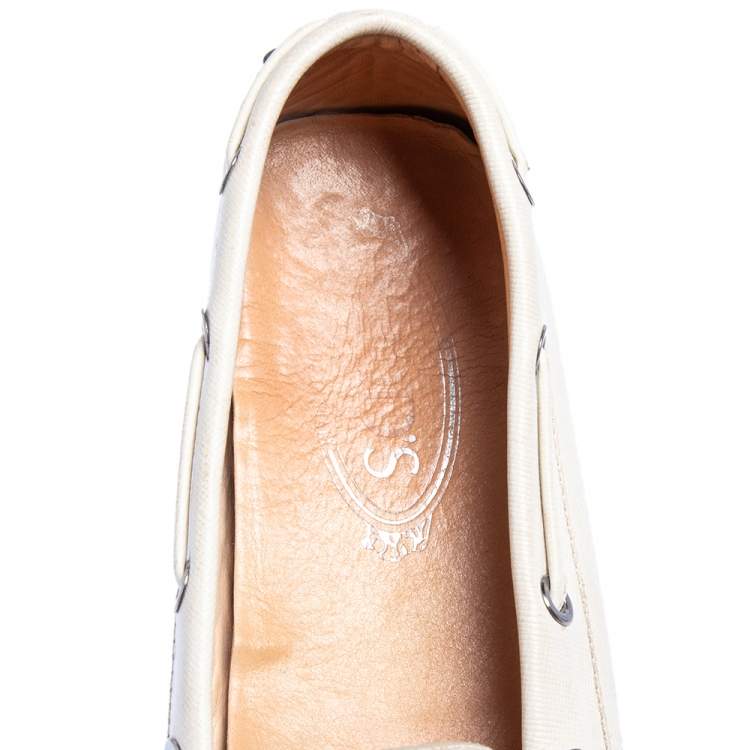 Pre Owned Tod's Off White Leather Gommini  Loafers  Size 38.5