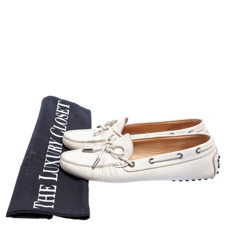 Pre Owned Tod's Off White Leather Gommini  Loafers  Size 38.5