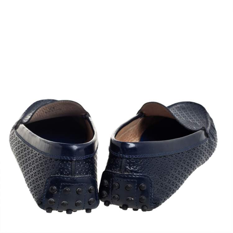 مملوكة مسبقًا Tod's Navy Blue Lasercut Patent Leather Gommino Driving Loafers Size 38