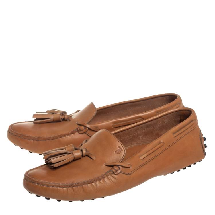 مملوكة مسبقًا Tod's Tan Leather Tassel Detail Loafers Size 38