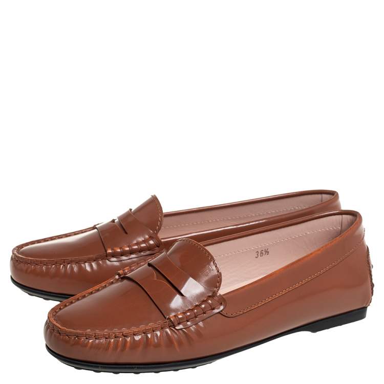 مملوكة مسبقًا Tod's Brown Patent Leather Gomma Loafers Size 36.5