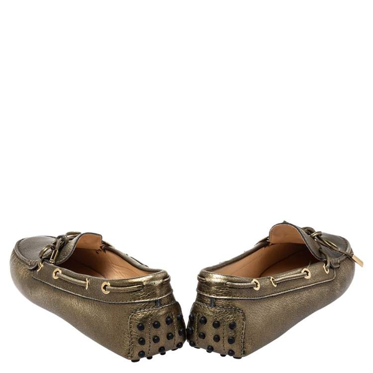 مملوكة مسبقًا Tod's Metallic Bronze Leather Bow Slip On Loafers Size 40