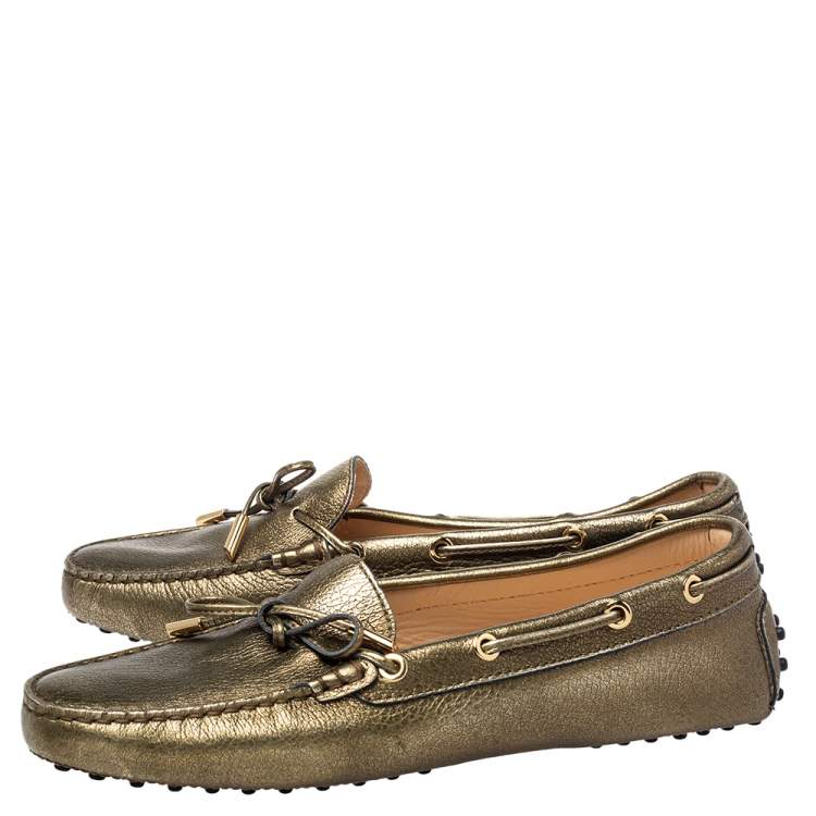 مملوكة مسبقًا Tod's Metallic Bronze Leather Bow Slip On Loafers Size 40