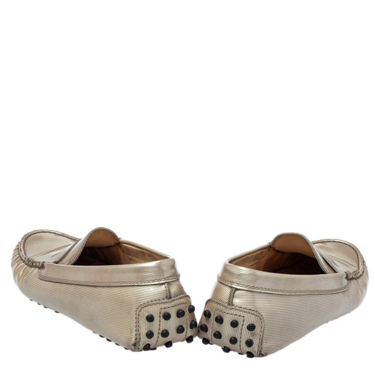 مملوكة مسبقًا Tod's Grey Patent Leather Slip On Loafers Size 37