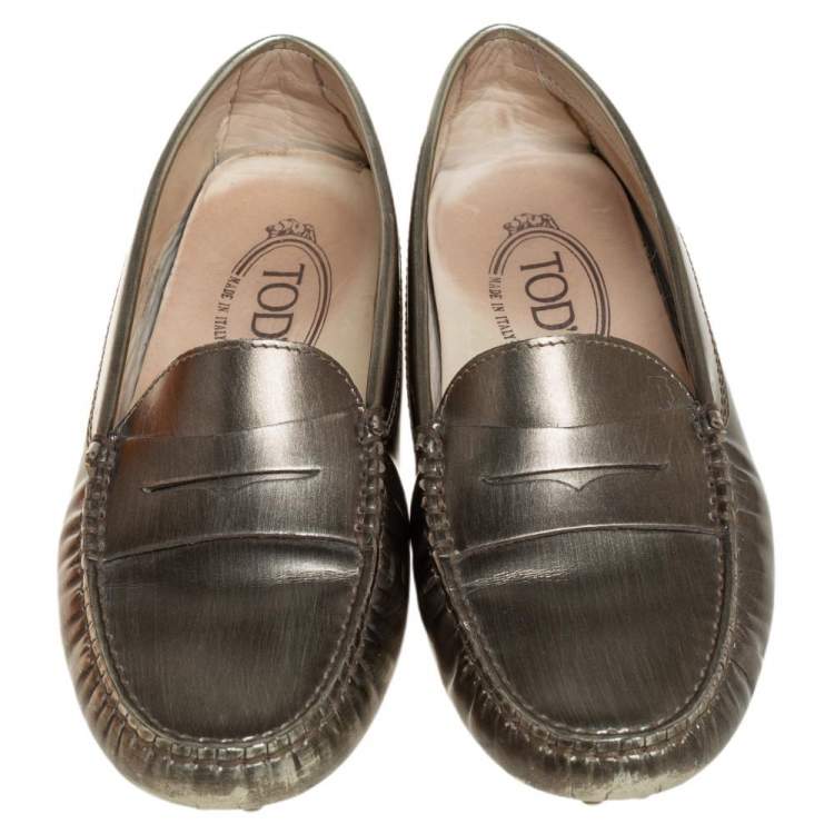 Pre Owned Tod's Metallic Olive Patent Leather Penny Slip On Loafers Size 35.5