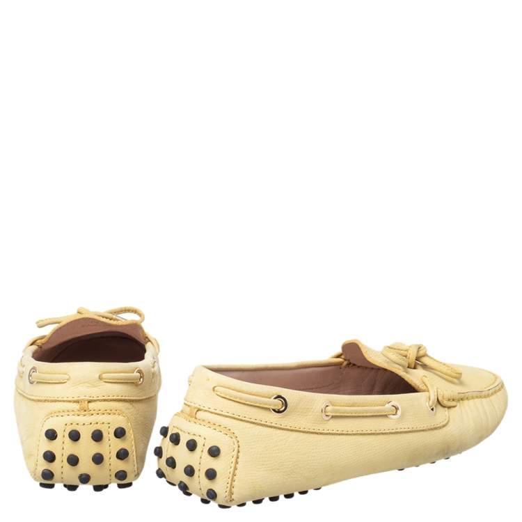 Pre Owned Tod's Yellow Leather Bow Slip On Loafers Size 39
