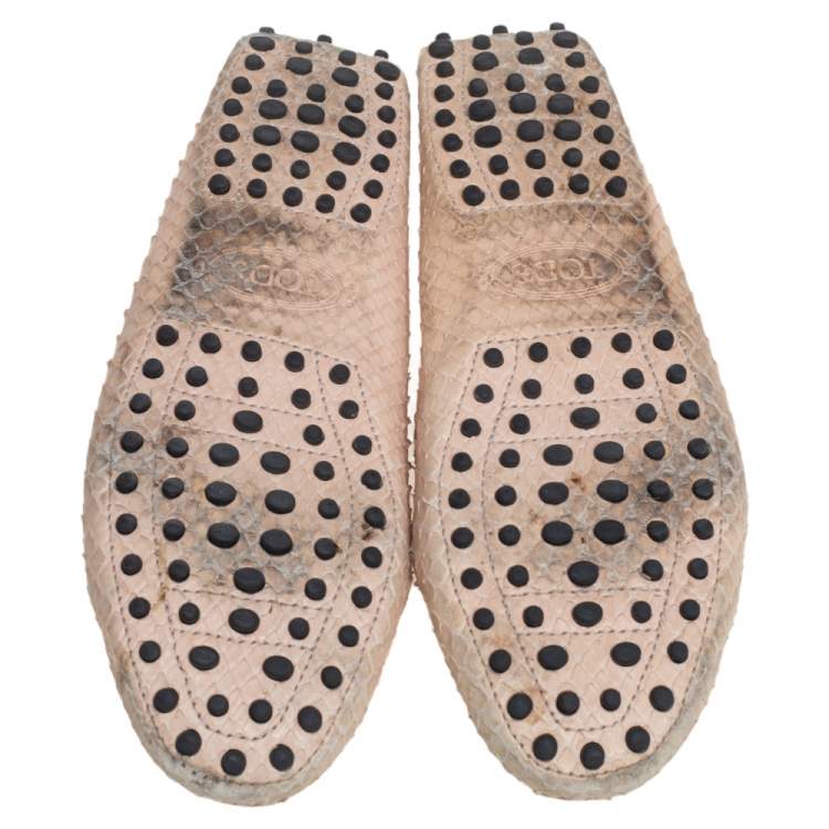 مملوكة مسبقًا Tod's Peach Snakeskin Bow Loafers Size 38.5
