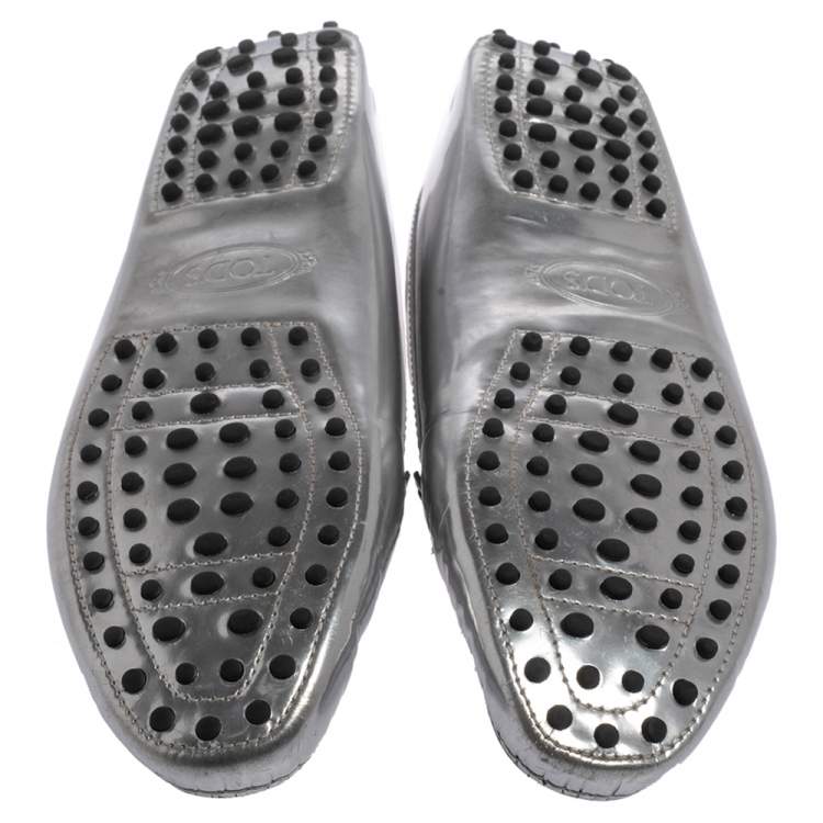 Pre Owned Tod's Metallic Silver Leather Chain Link Slip On Loafers Size 41