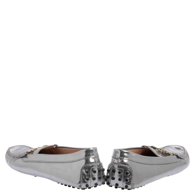 Pre Owned Tod's Metallic Silver Leather Chain Link Slip On Loafers Size 41