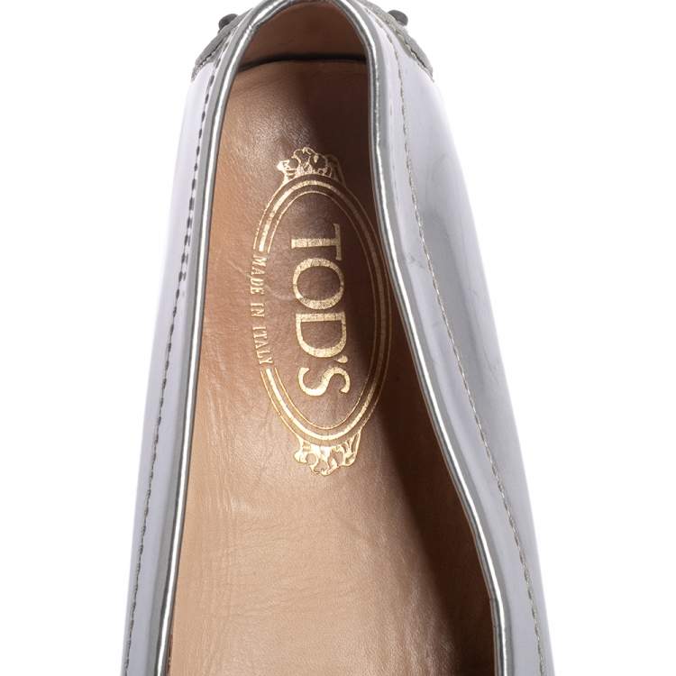 Pre Owned Tod's Metallic Silver Leather Chain Link Slip On Loafers Size 41