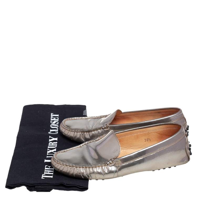 Pre Owned Tod's Silver Patent Leather Slip On Loafers Size 36.5