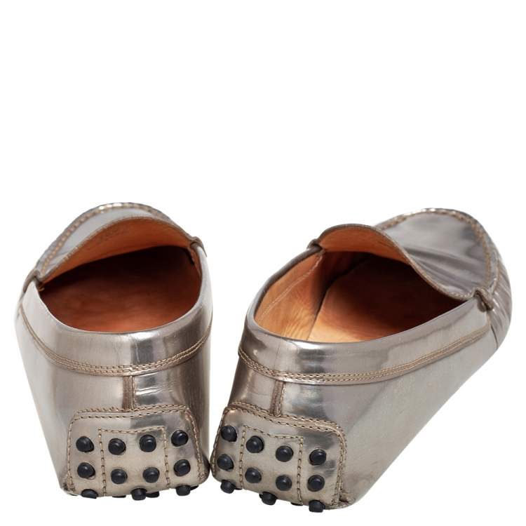 Pre Owned Tod's Silver Patent Leather Slip On Loafers Size 36.5