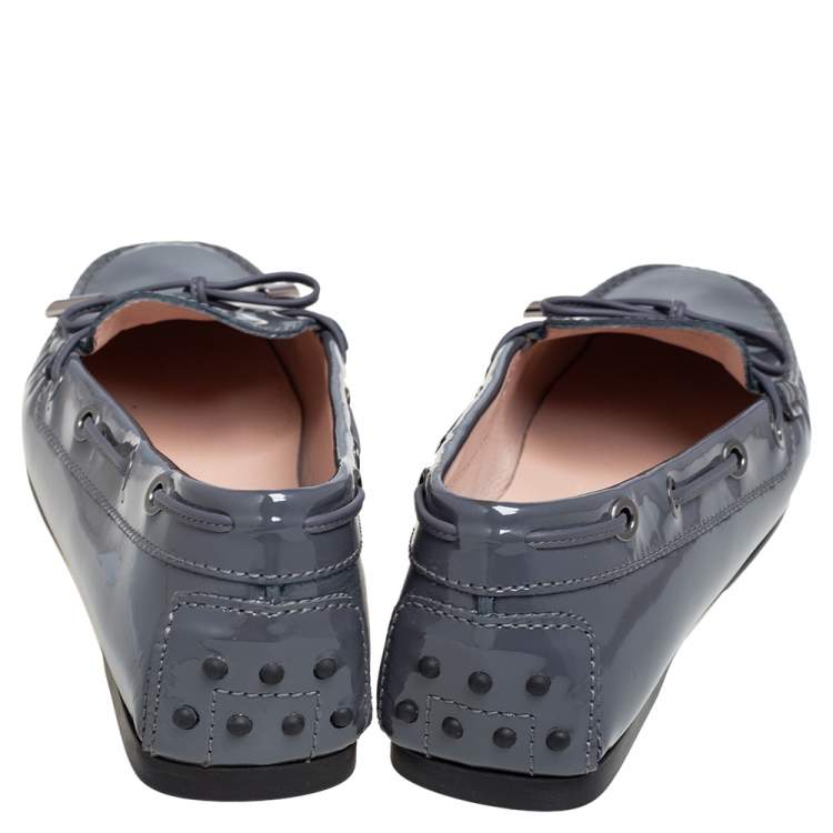 Pre Owned Tod's Grey Patent Leather Bow Loafers Size 38