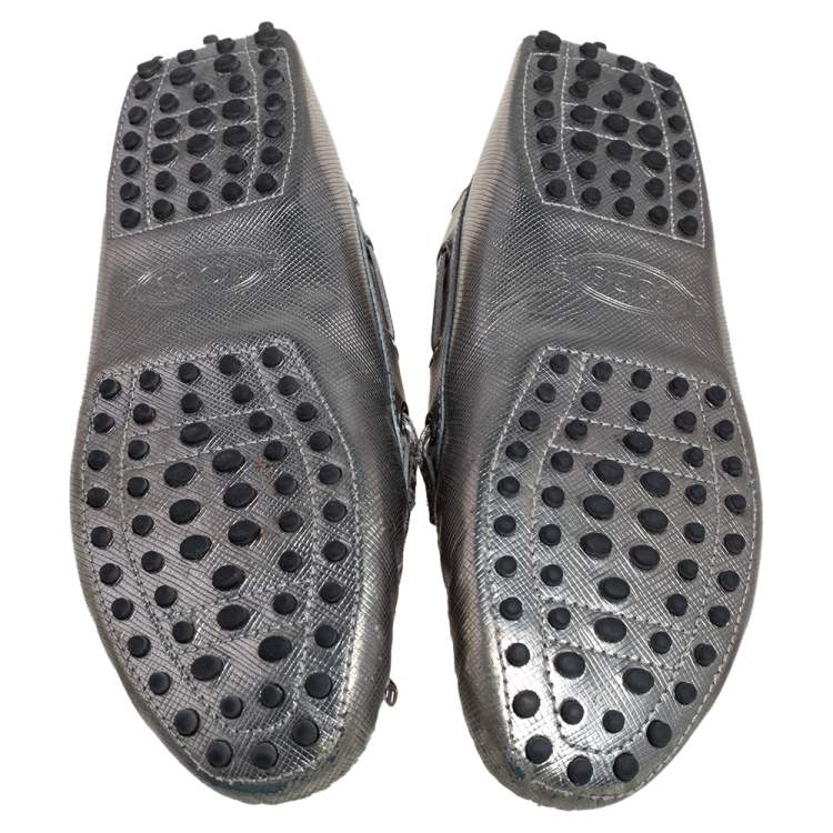 Pre Owned Tod's Silver Leather  Slip On Bow Loafers Size 38.5