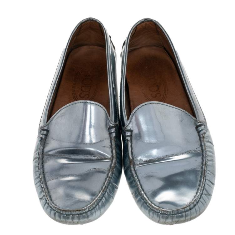 مملوكة مسبقًا Tod's Metallic Silver Leather Slip On Loafers Size 37.5