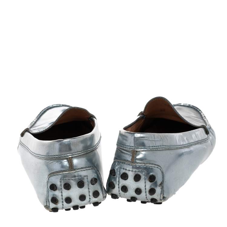 مملوكة مسبقًا Tod's Metallic Silver Leather Slip On Loafers Size 37.5